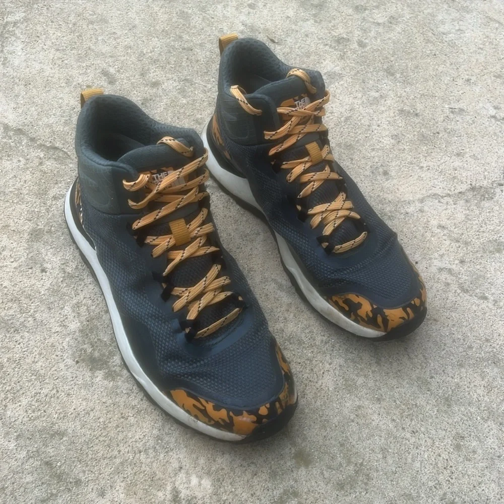 The Northface Vectiv Future Light  Grey Orange Camo Hiking Boot Men's Size 11